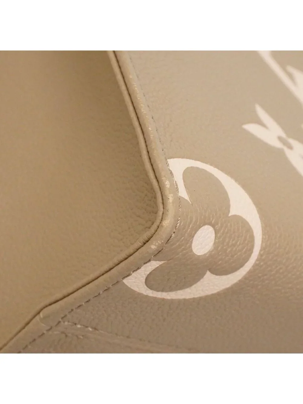 Louis Vuitton Handbag Monogram Empreinte Bicolor On The Go PM Tourtorail Cream